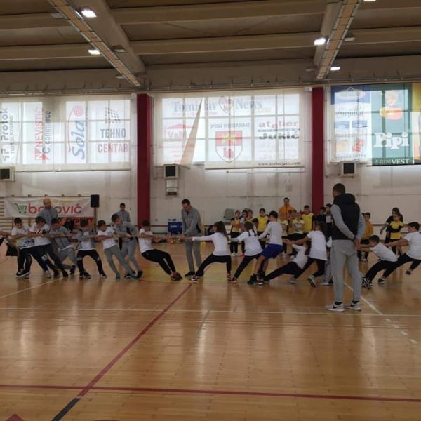 Donacija Univerzalne sportske škole